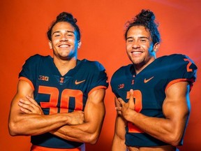 Sydney Brown, left, and his brother Chase. (Illinois Fighting Illini Football 2020 Photoshoot)