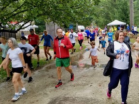 The start of the Terry Fox Run on Sunday, Sept. 18, 2022 in Harrison Park in Owen Sound, Ont. (Scott Dunn/The Sun Times/Postmedia Network)