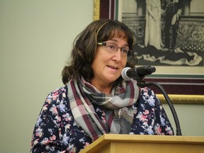 Nathalie Bray, of the Stormont Yacht Club, speaking at the Lake St.  Lawrence meeting.  Photo in Long Sault Ont.  Todd Hambleton/Cornwall Standard-Freeholder/Postmedia Network
