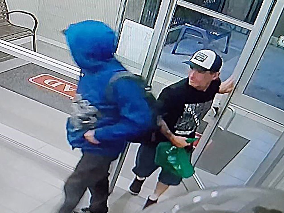 Kingston Police Look For Pair Of Break And Enter Suspects The   Ki.0922 Ki Besuspects01 