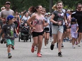 Participants in Sarnia's annual Terry Fox Run take off from the starting line in Canatara Park Sunday. (Tyler Kula/ The Observer)