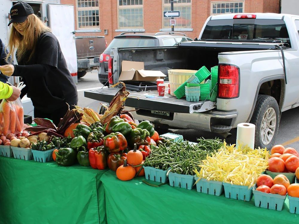 10 Reasons to Support Farmers Markets : Foodwise