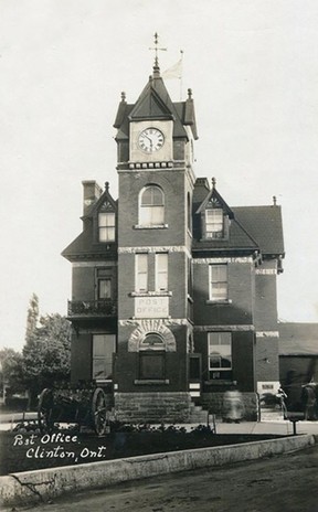 Former Clinton Post Office. Kihm5wordpress courtesy postcard