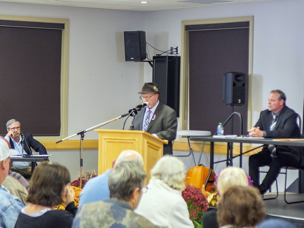 South Stormont mayoral candidates light into each other at meeting