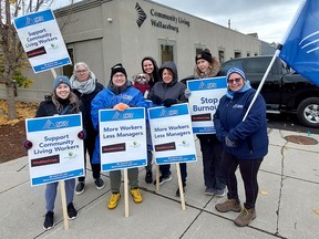 Community Liiving Wallaceburg workers, represented by Local 150 of the Ontario Public Service Employees Union, held a rally in front of the agency on Nov. 16 to highlight the various issues and challenges they are experiencing in the workplace. Ellwood Shreve/Postmedia