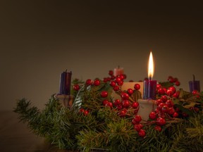 CO.Advent wreath and candles
