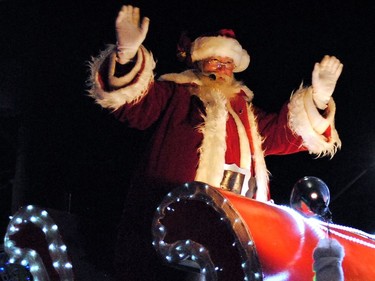 Santa Claus shares a wave as his float goes down Second Street at the end of the parade on Saturday November 19, 2022 in Cornwall, Ont. Greg Peerenboom/Special to the Cornwall Standard-Freeholder/Postmedia Network