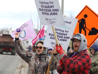 CUPE education workers and supporters picket on the Kingsway in Sudbury, Ont. on Monday November 7, 2022. John Lappa/Sudbury Star/Postmedia Network