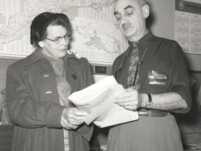 E. A. Spence, publisher of the Age Dispatch, is shown presenting a prize to Margaret Olde of Melbourne, winner of the "Name that Column" contest. Mrs. Olde’s title, "Strath-O-Scope", was selected from many entries.
Age Dispatch, March 3, 1955