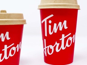 To meet a new single-use plastic ban by the federal government for 2023, fast-food eateries such as Tim Horton’s are introducing recyclable straws and new fibre lids for their soups and coffees.
