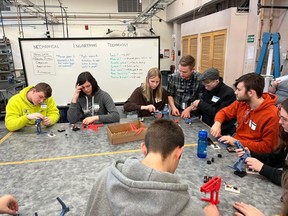 ASET pilot promotes engineering expertise to college students ASET pilot promotes engineering expertise to college students