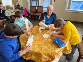 Grade 5 students linked with seniors at Southfort Bend Gardens for a special holiday visit. Photos supplied.