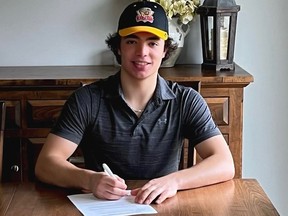 Dylan Richter has signed on the dotted line with the North Bay Battalion.