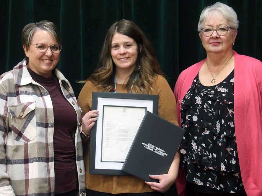 Parkdale congratulates former teacher with PM's award | Edmonton Examiner