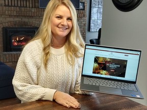 Dem Exeter seng Jessica Bickell huet viru kuerzem Kaddoe fir Groussbritannien kaaft, en Online Geschäftsgeschäft dat Kanadier hëlleft Kaddoen a Blummen u Frënn a Famill a Groussbritannien ze schécken.