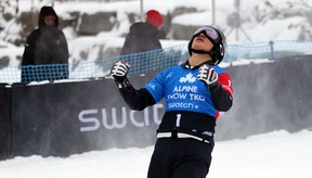 Le Sud-Coréen Sangho Lee a terminé deuxième jeudi derrière l'Autrichien Benjamin Karl dans l'Alpine TKO à Blue Mountain Resort jeudi après-midi.  La Coupe du monde FIS de snowboard alpin est revenue à la station pour deux jours de course de grand slalom côte à côte avec certains des meilleurs snowboarders du monde.  Greg Cowan/The Sun Times