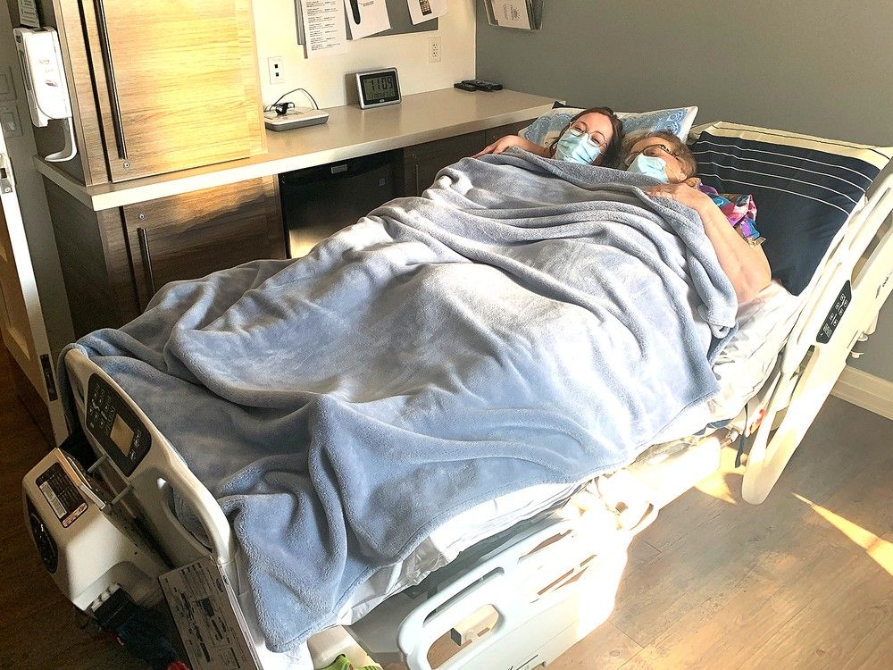 A cuddle bed comes to ChathamKent Hospice The Woodstock Sentinel Review