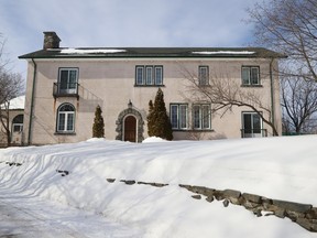Laurentian has decided to put the house it owns on John Street up for sale. Since 1965, this residence has accommodated the university's president, while also hosting community gatherings and distinguished visitors.