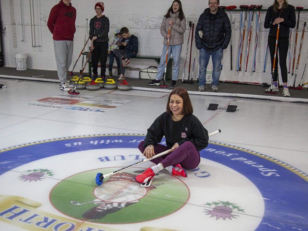 Ukrainian learn to curl at event Owen Sound Sun Times