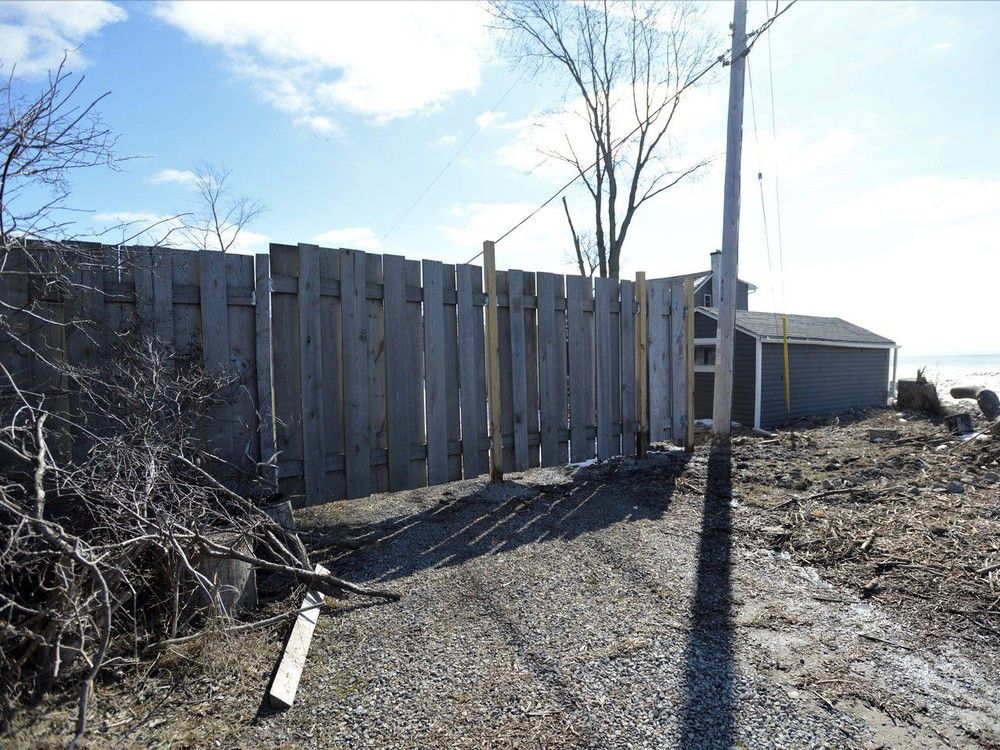 fence-cuts-off-cottage-owner-s-access-to-lakefront-property-simcoe