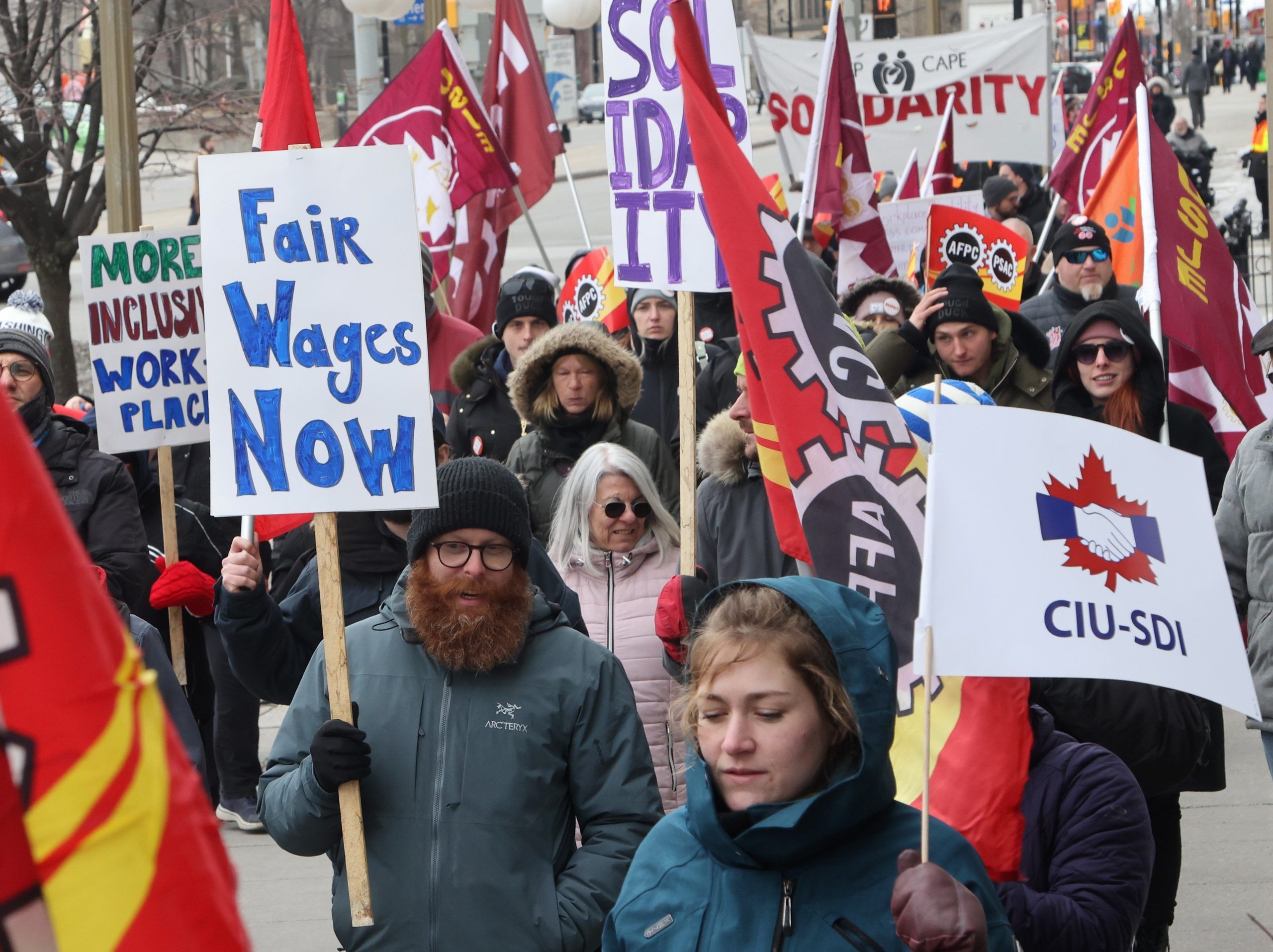 Federal workers' strike hold their ground on Day 3 - Sudbury News