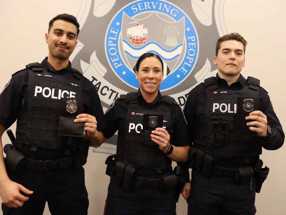 Sarnia police three new constables as recruiting continues