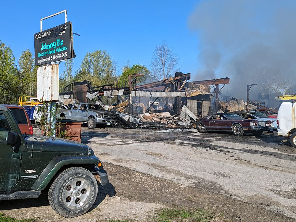 Massive fire destroys popular auto repair shop in Meaford