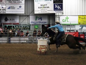 Sonda Marks finished the course in ladies barrel racing in the Mayerthorpe Rodeo in 2022. Barrel racing competitions are currently being held in the Bohnet's Barrel Barn Saddle Series.