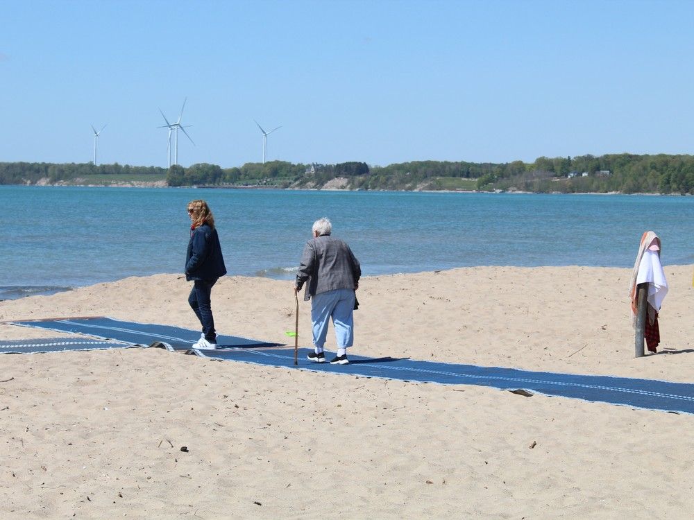 Private beach in Port Dover remains closed as talks between owners