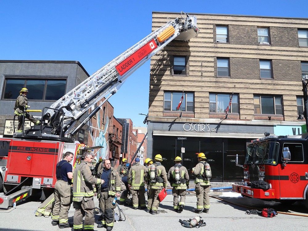 Fire closes some streets in downtown Sudbury; shutters city hall