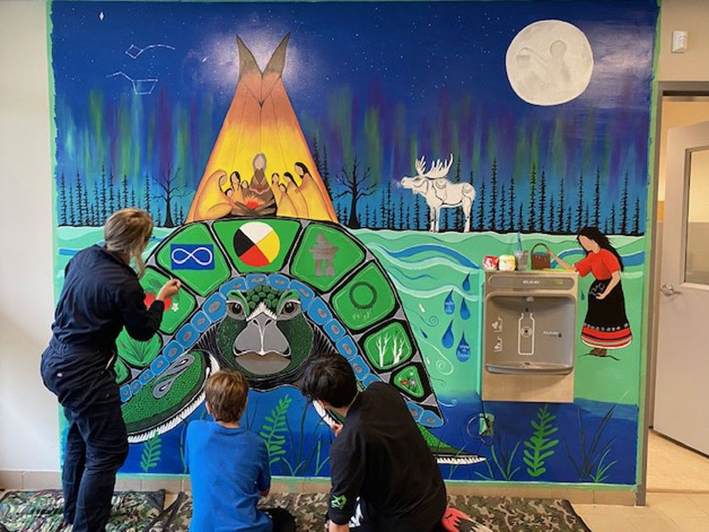 st-joseph-school-students-unveil-new-indigenous-mural-northern-news