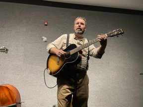 Will Gillespie performs Porcupine Fire song