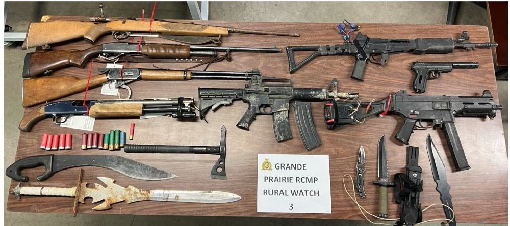 Grovedale man facing numerous charges after RCMP & ERT morning raid | Grande Prairie Daily Herald Tribune - Vimarsana News