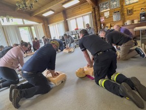 Frontenac Paramedic and NSN Coordinator Jason Kevin leads volunteer responder in a CPR and AED training sessions.