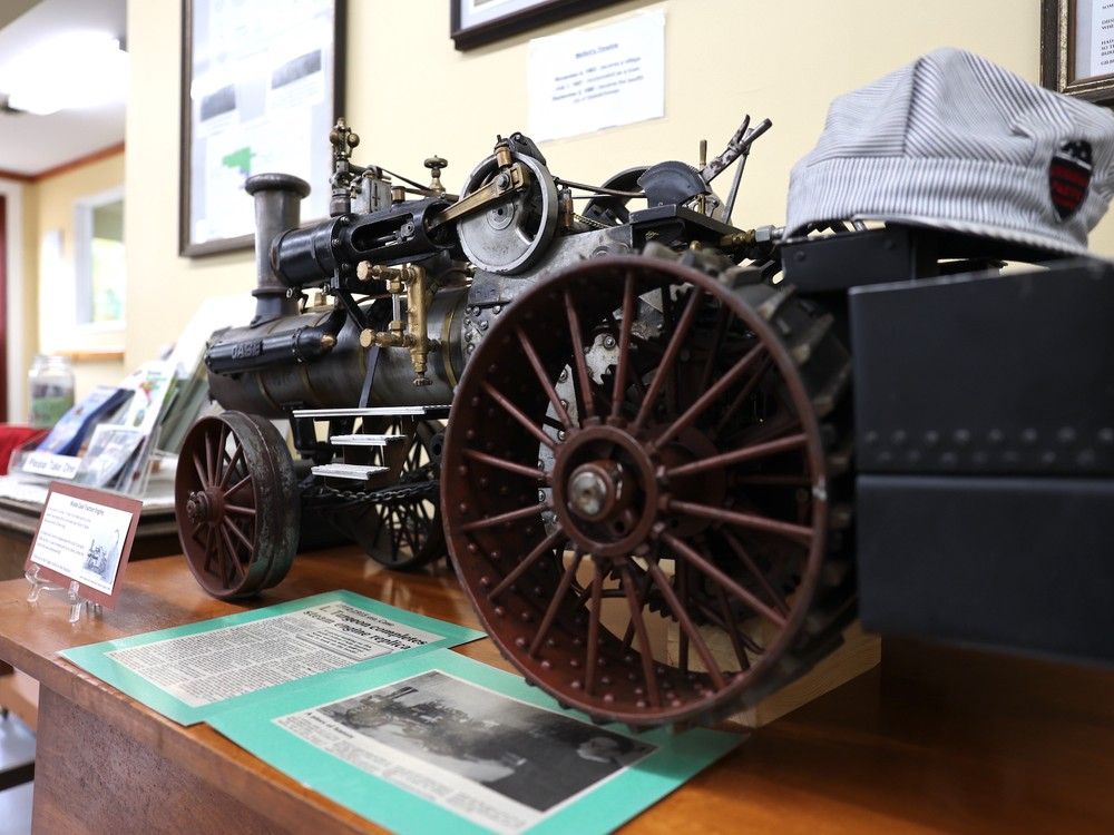 Scale model of a handmade traction engine