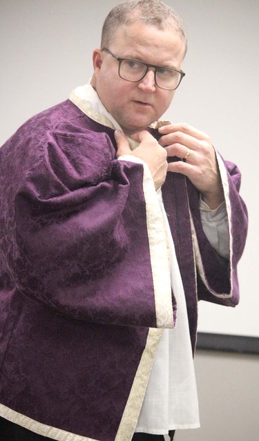 Marc Beaudette before rehearsal for Algoma Repertory Theatre's production of The Complete Works of William Shakespeare [Abridged] (Revised) (Again) on Wednesday, Nov. 1, 2023 in Sault Ste. Marie, Ont. (BRIAN KELLY/THE SAULT STAR/POSTMEDIA NETWORK)