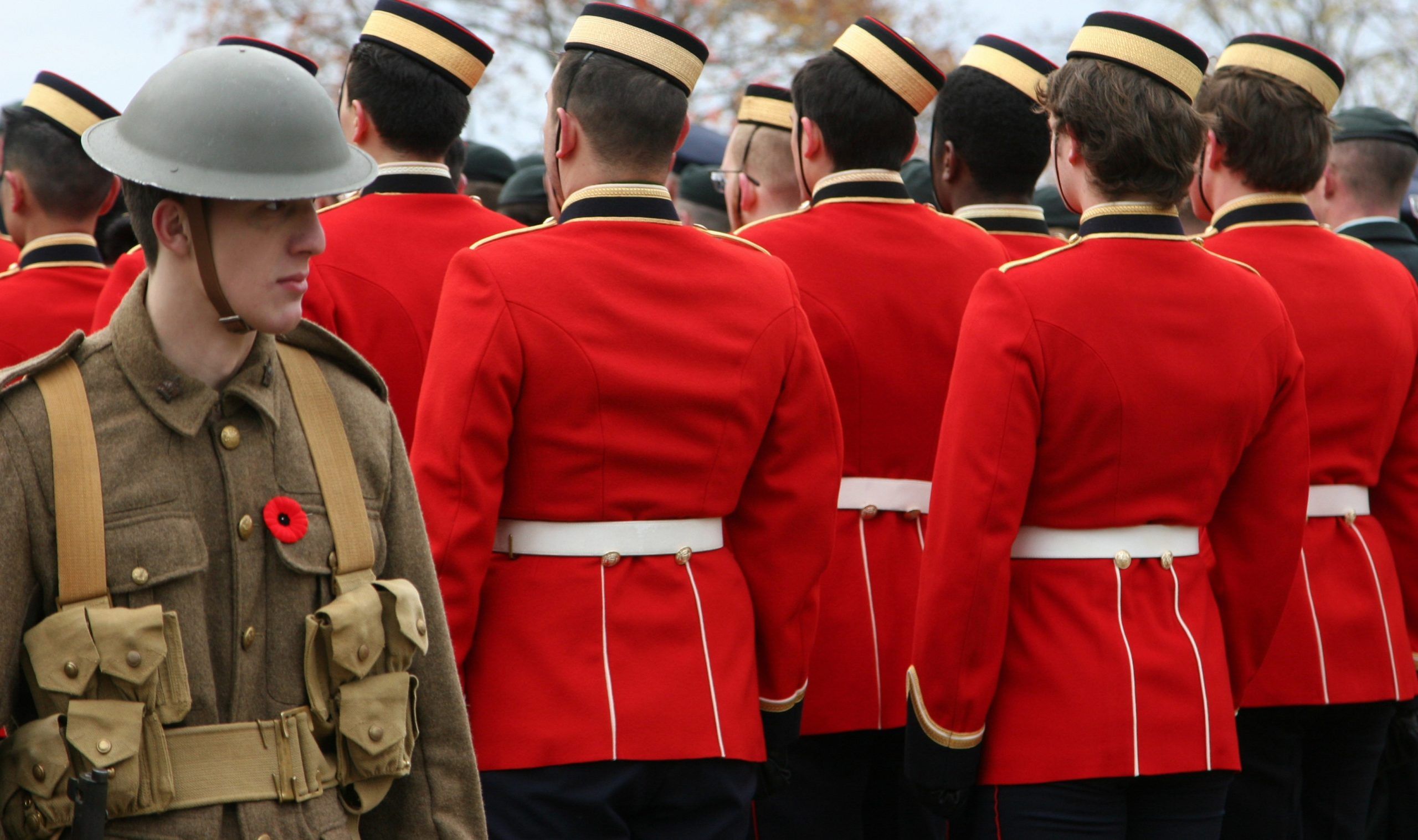 What time is one minute of silence for remembrance day