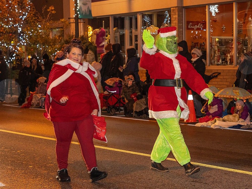 Rain can't dampen Christmas spirit at Quinte West's 70th Santa Claus