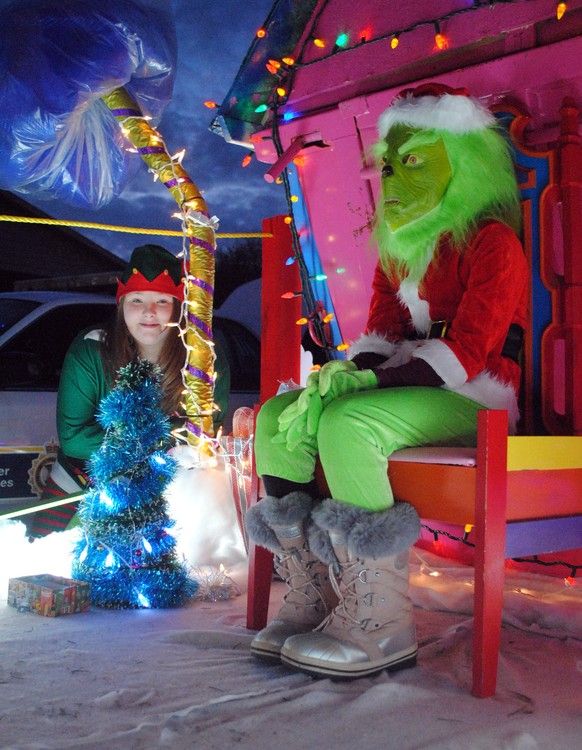 Record number of floats in Cornwall Santa Claus Parade Cornwall