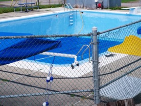 Powassan pool