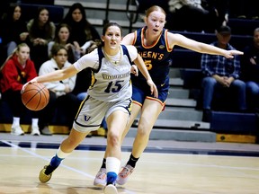 Molly Adams of the Laurentian Voyaguers women's basketball team in action against the Queen's Golden Gaels on Friday, November 10, 2023.