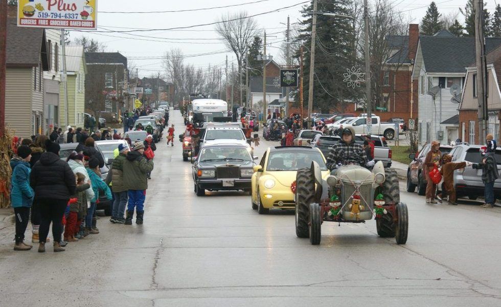 Chatsworth Santa to town for 48th annual parade Mitchell