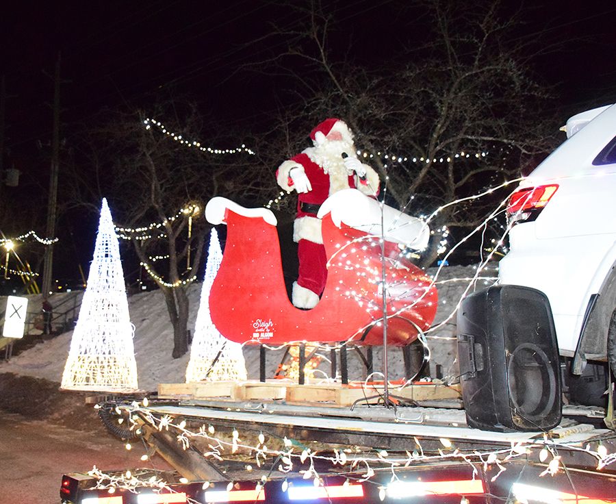 Santa Enters Elliot Lake To A Joyful Crowd | Elliot Lake Standard