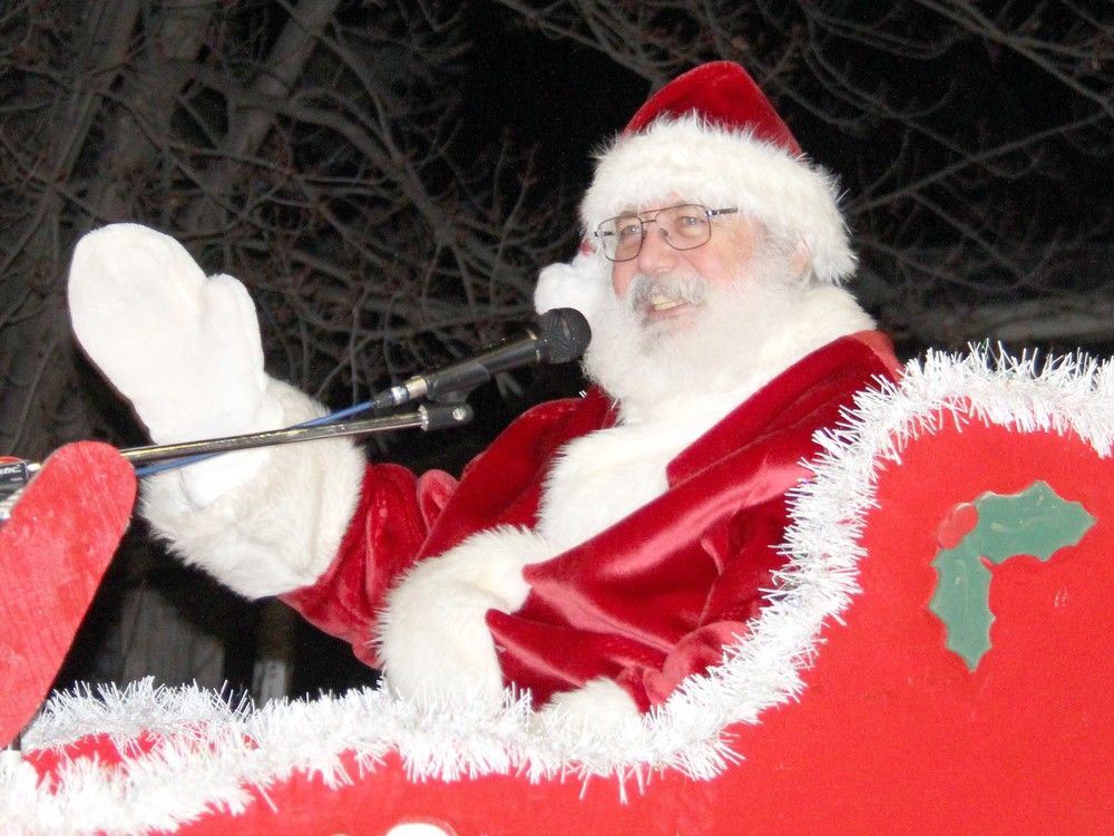 Big Petawawa crowd turns out for Santa Claus Parade Trenton Trentonian