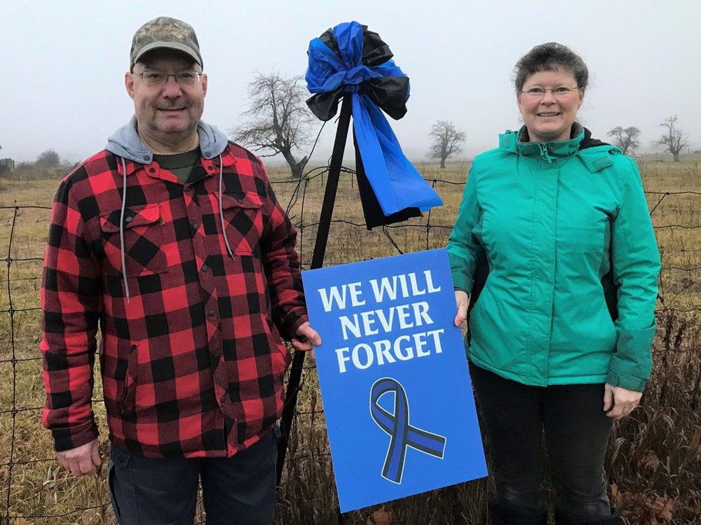 Blue lights in Hagersville honour fallen officers Simcoe Reformer