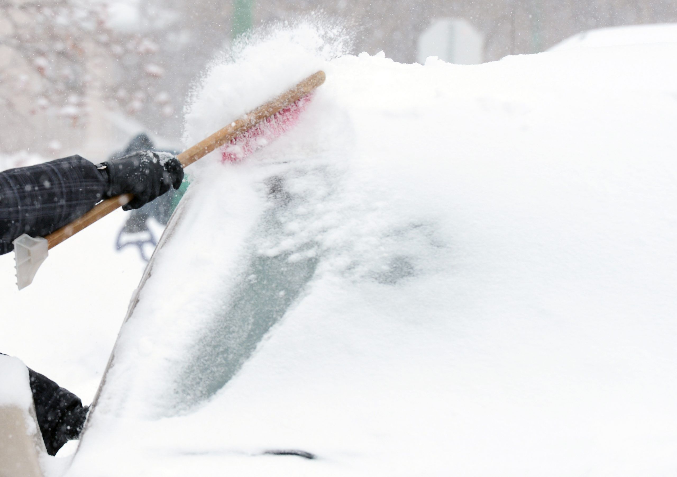 Kingston Police charge driver after road rage incident with snow brush