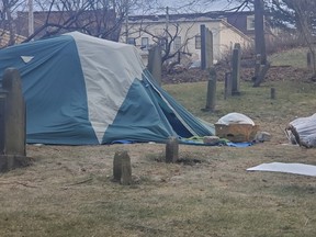 Ice fishing tents provide 'band-aid' solution to homelessness