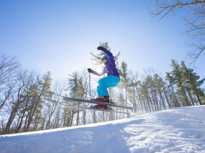 Discover a wealth of cold-weather activities in Ontario's Highlands like skiing, snowboarding, cross country skiing, snowshoeing, fat biking, ice fishing and more.