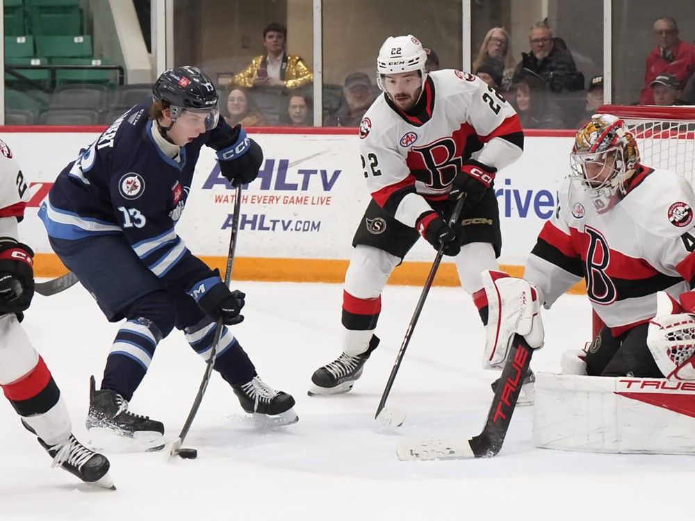 Sogaard earns second shutout as Sens pick up seventh straight victory