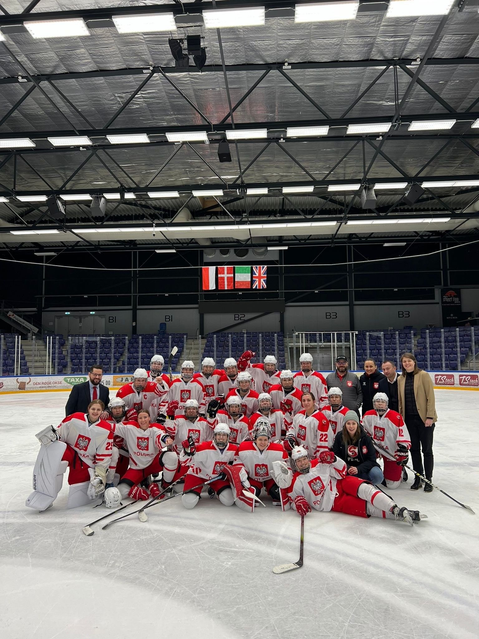 North Bay native coaches Poland to women's hockey tournament win